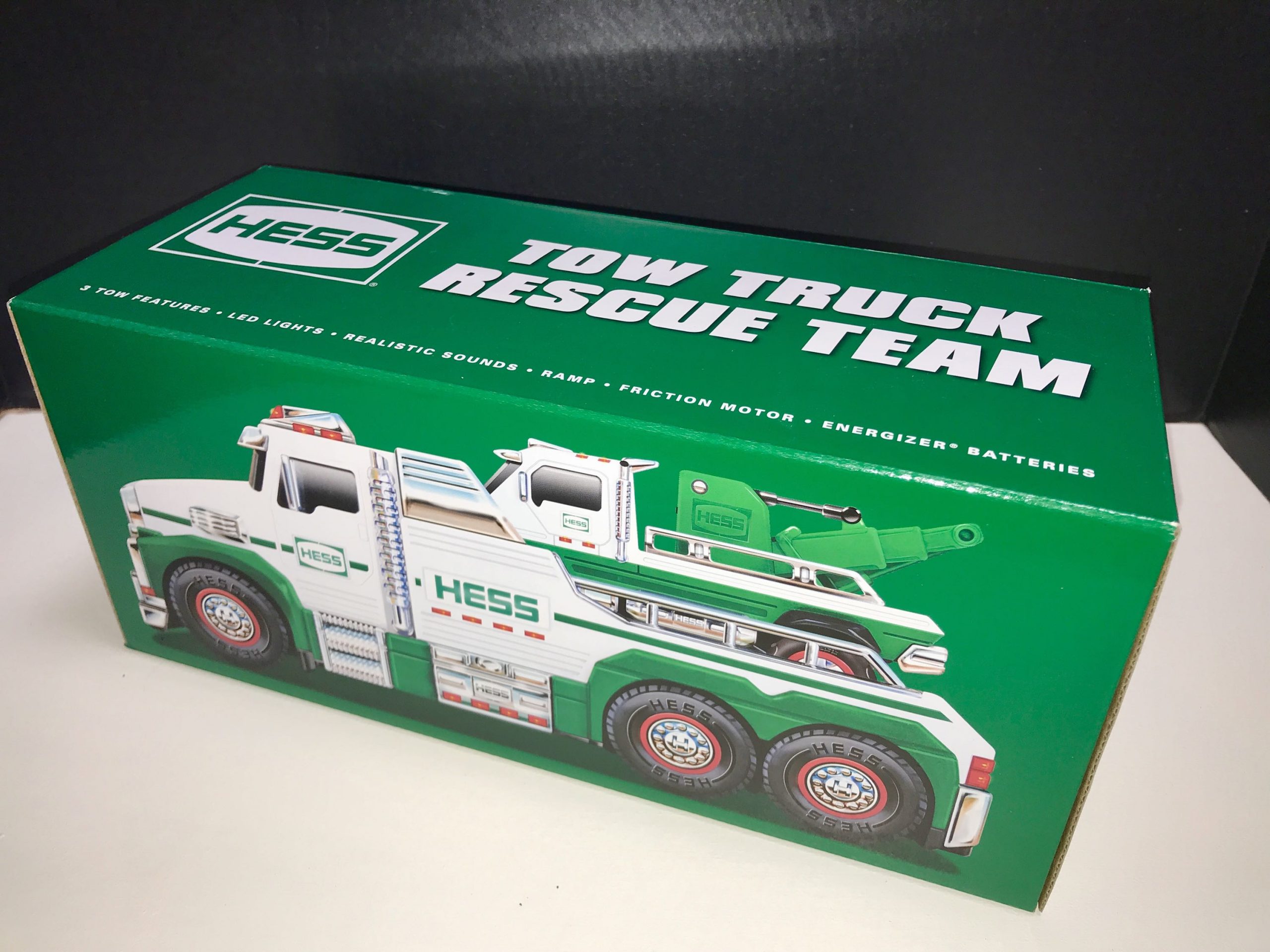 2019 Hess Toy Tow Truck Rescue Team Battery Included 